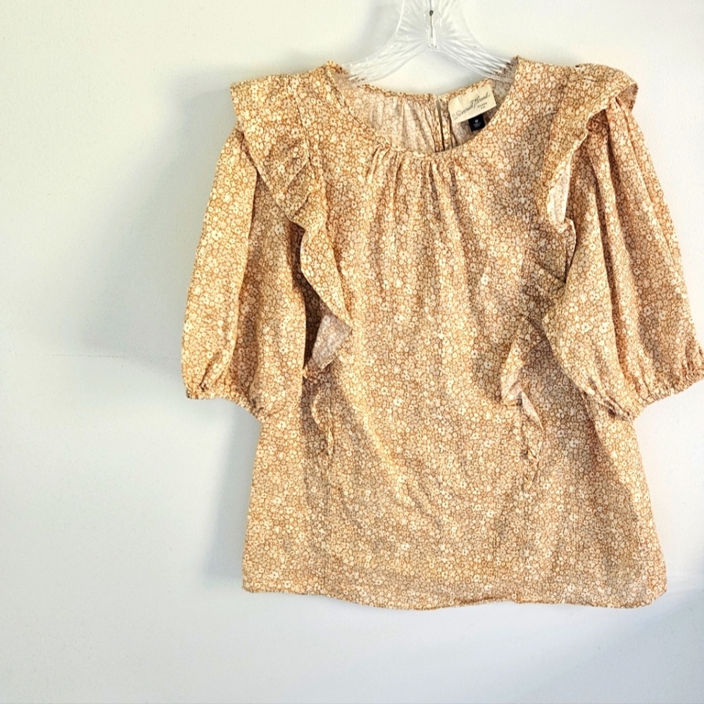 Universal Thread Tan Ruffle Top Puff Sleeves - Picture 2 of 6